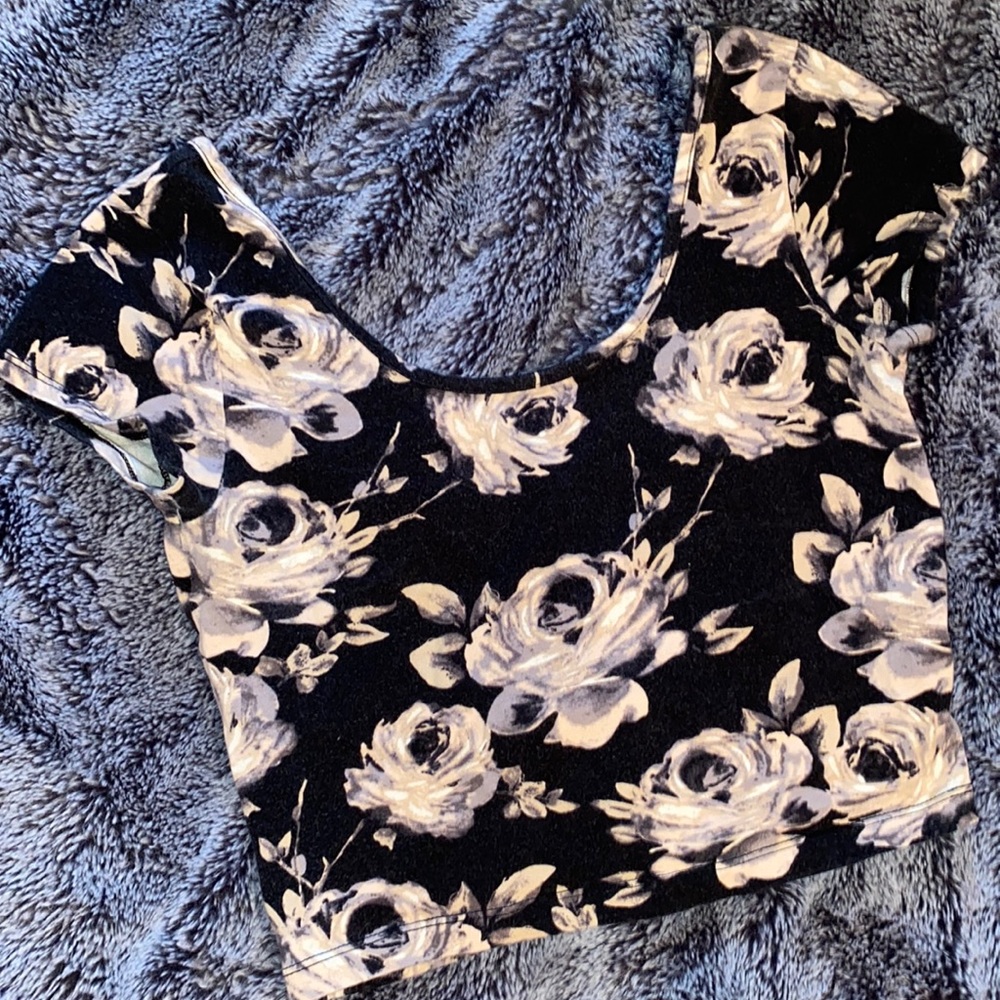 Used cute crop top